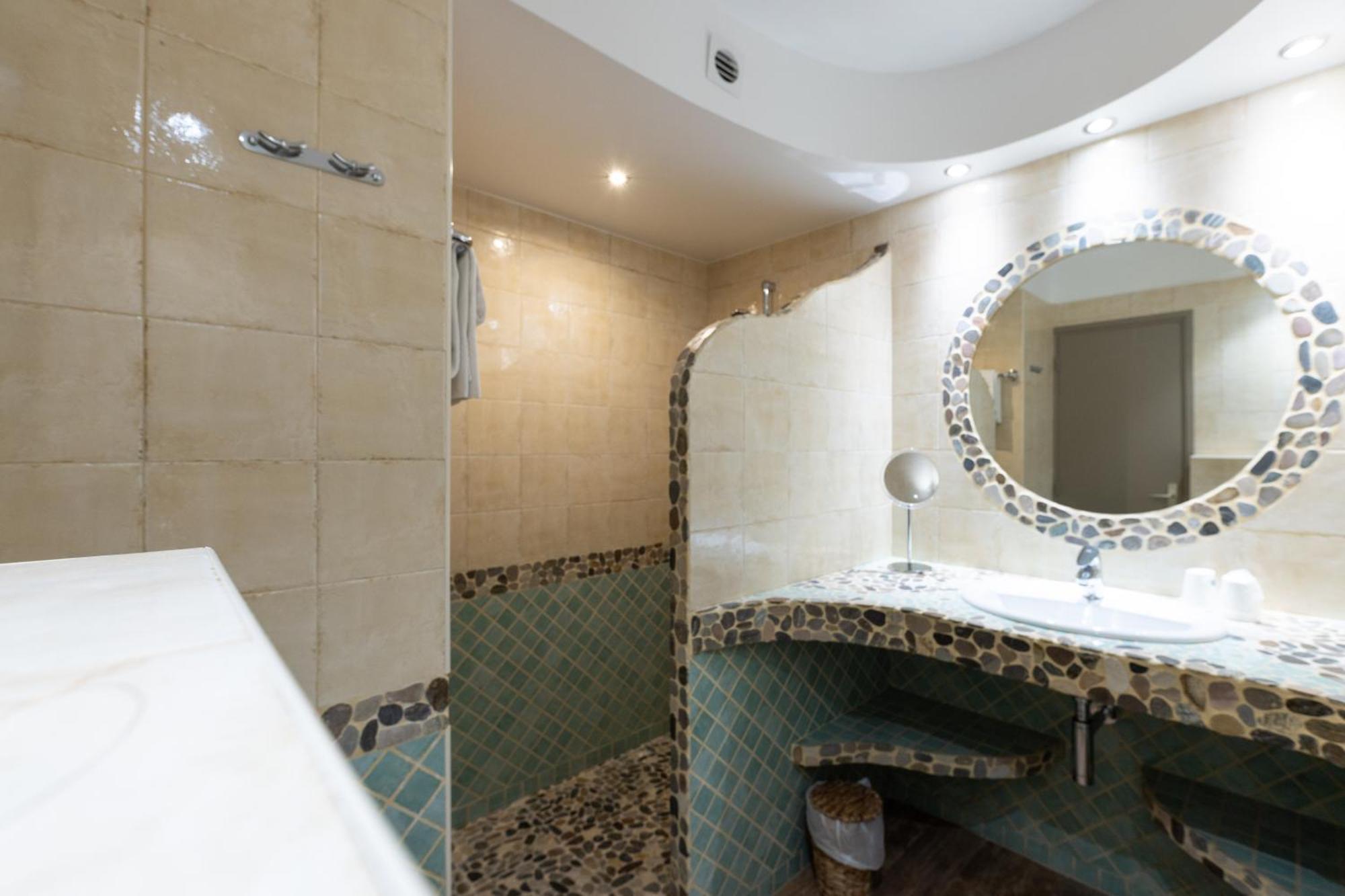 Dolce Notte Hotel Saint-Florent (Corsica)